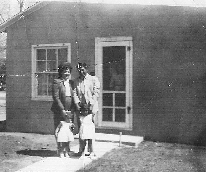 Secundino Guerrero, wife Dora and children Patsy and Dolores 001