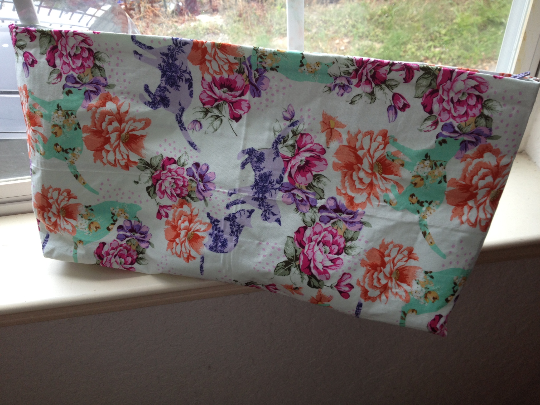 crafting with anjelica craftythrifter duck tape clutch juanofwords